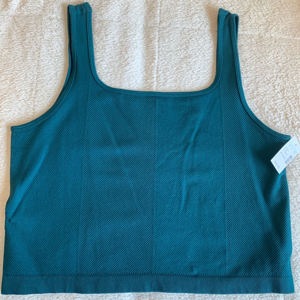 Maurice’s seamless cropped tank 💙